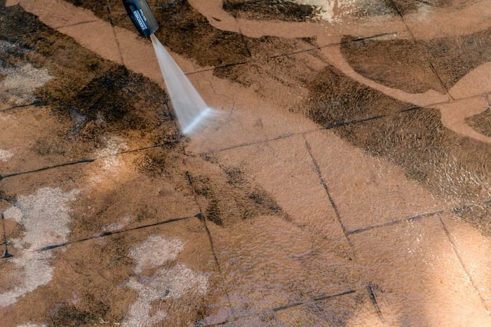 Cleaning stamped concrete with pressure washer